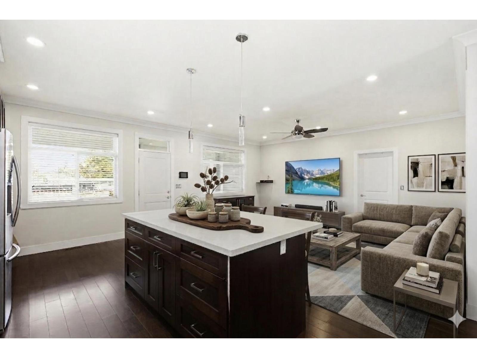 32141 Hillcrest Avenue, Mission, British Columbia V2V 1L3 - Photo 3 - R3157440