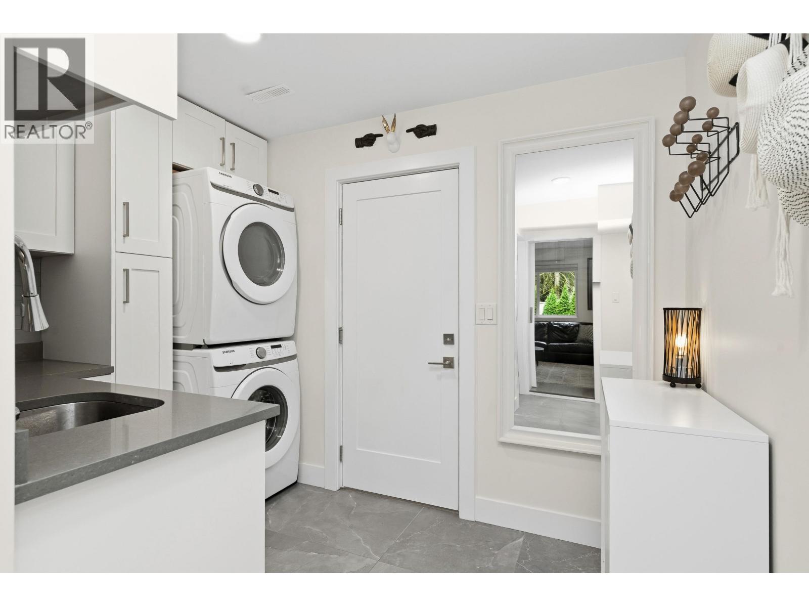 2382 Patricia Avenue, Port Coquitlam, British Columbia  V3B 2H3 - Photo 32 - R3133754