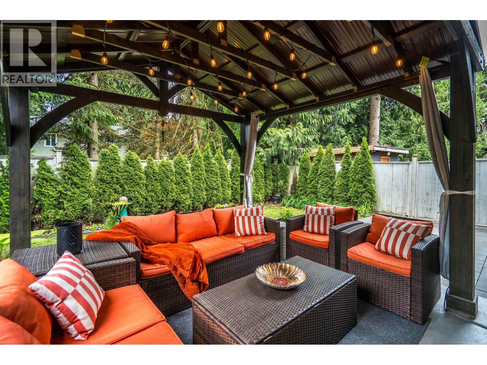 2382 Patricia Avenue, Port Coquitlam, British Columbia  V3B 2H3 - Photo 4 - R3133754