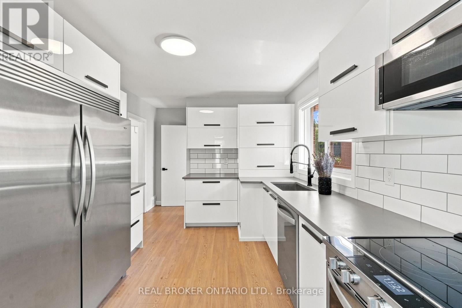 7 Allison Drive, Toronto, Ontario  M8Z 3Z9 - Photo 10 - W13693022
