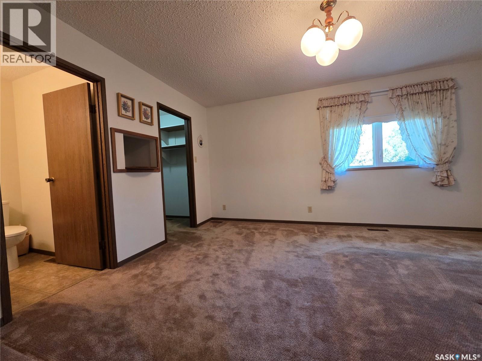 411 Milburn Crescent, Swift Current, Saskatchewan  S9H 4X8 - Photo 13 - SK046133