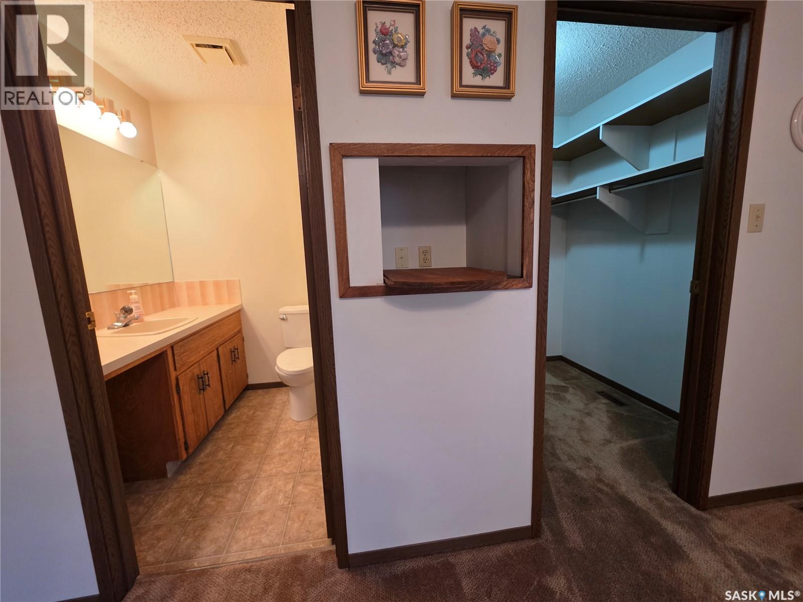411 Milburn Crescent, Swift Current, Saskatchewan  S9H 4X8 - Photo 16 - SK046133