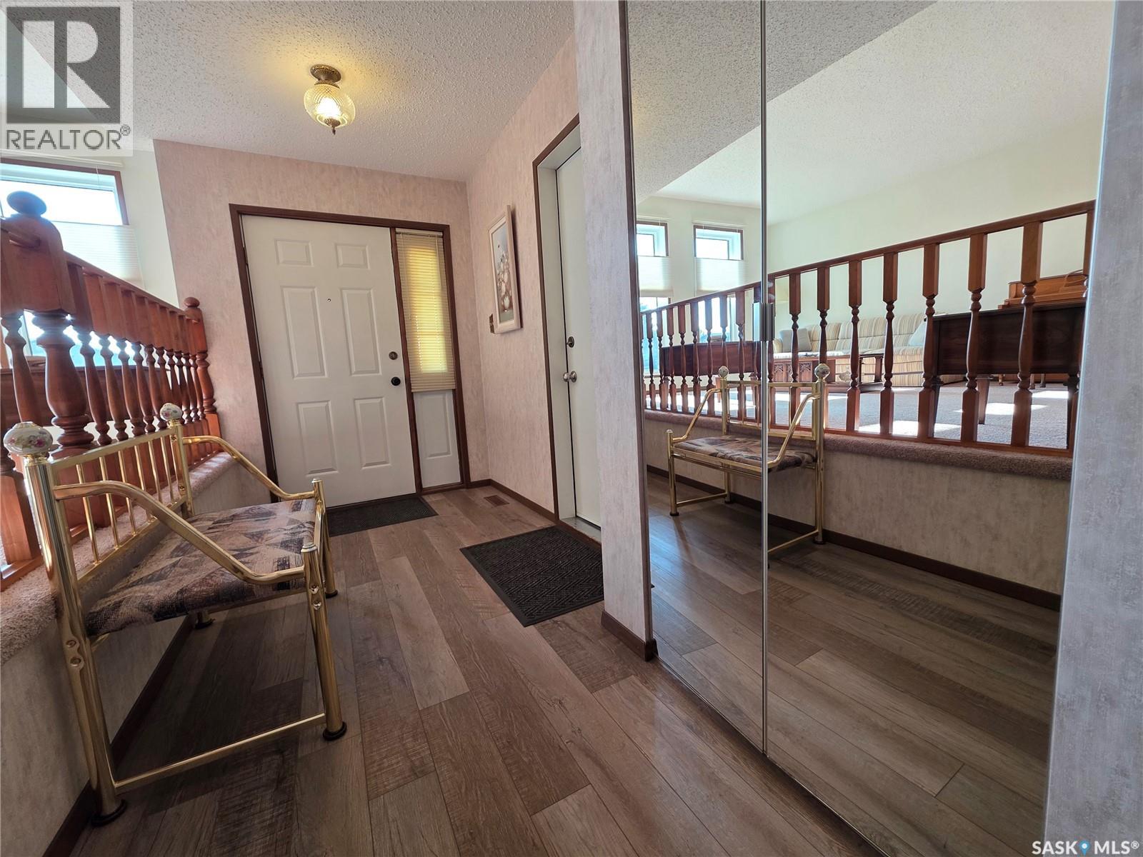 411 Milburn Crescent, Swift Current, Saskatchewan  S9H 4X8 - Photo 2 - SK046133