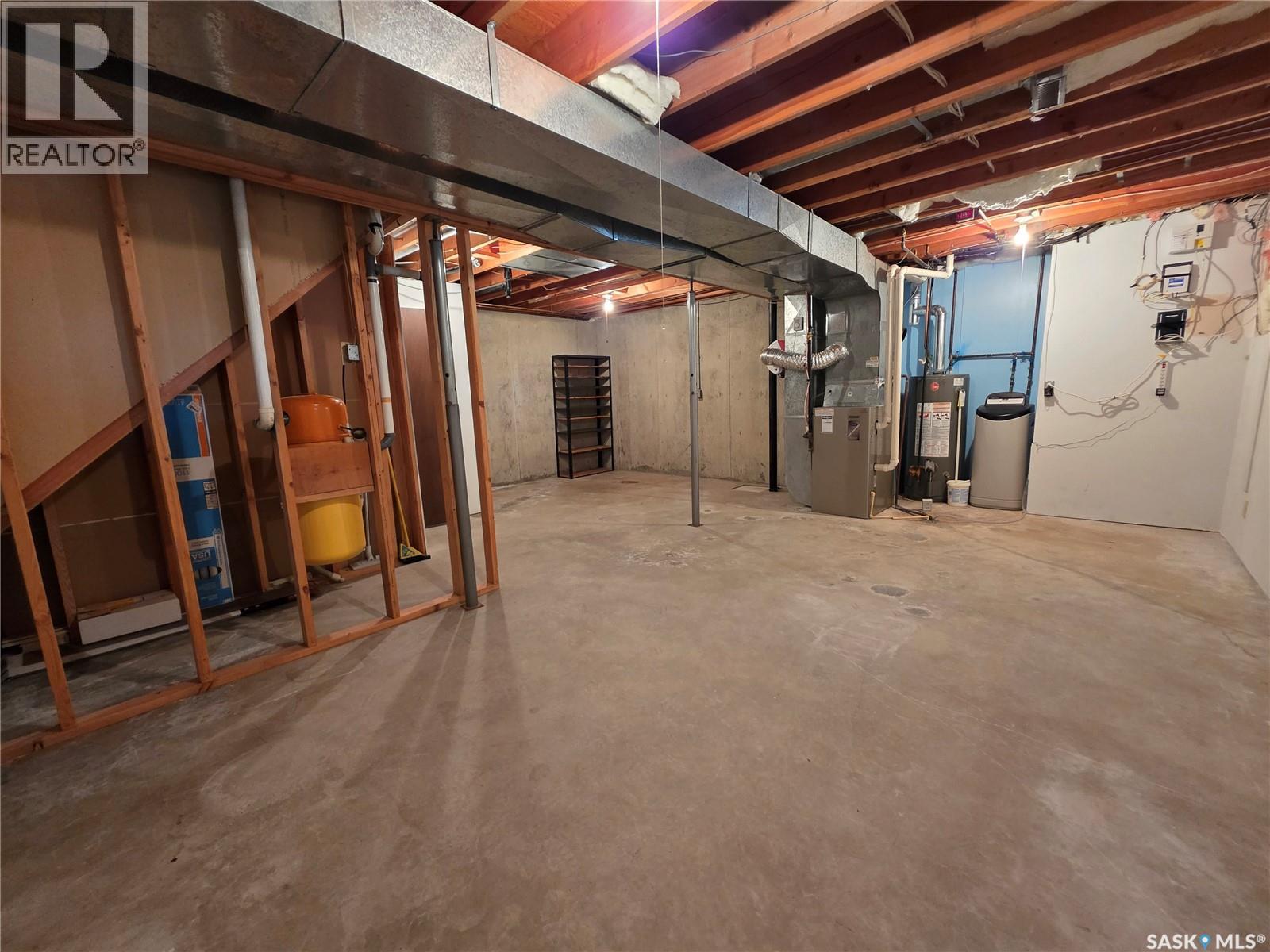 411 Milburn Crescent, Swift Current, Saskatchewan  S9H 4X8 - Photo 30 - SK046133