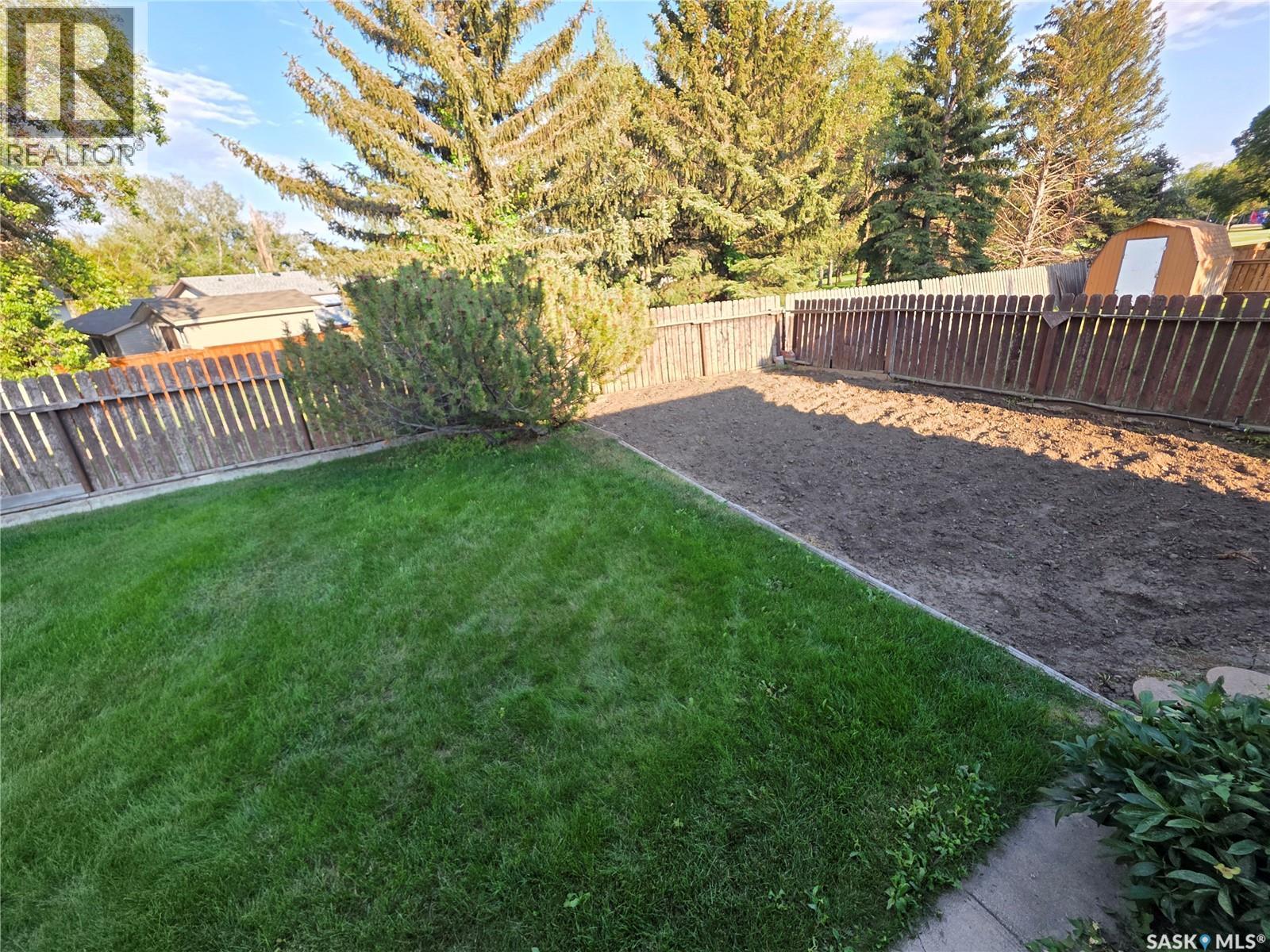 411 Milburn Crescent, Swift Current, Saskatchewan  S9H 4X8 - Photo 34 - SK046133