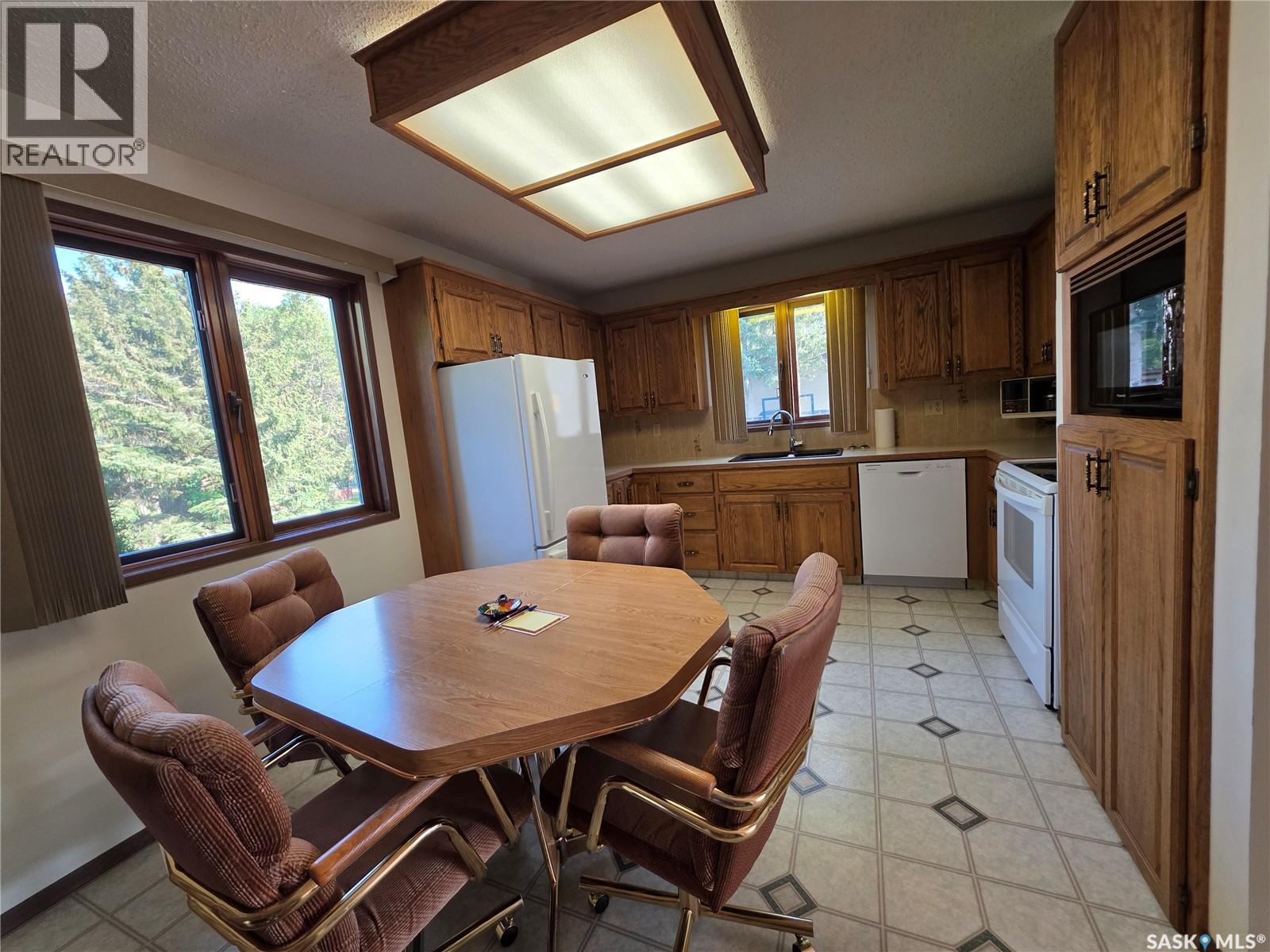 411 Milburn Crescent, Swift Current, Saskatchewan  S9H 4X8 - Photo 7 - SK046133