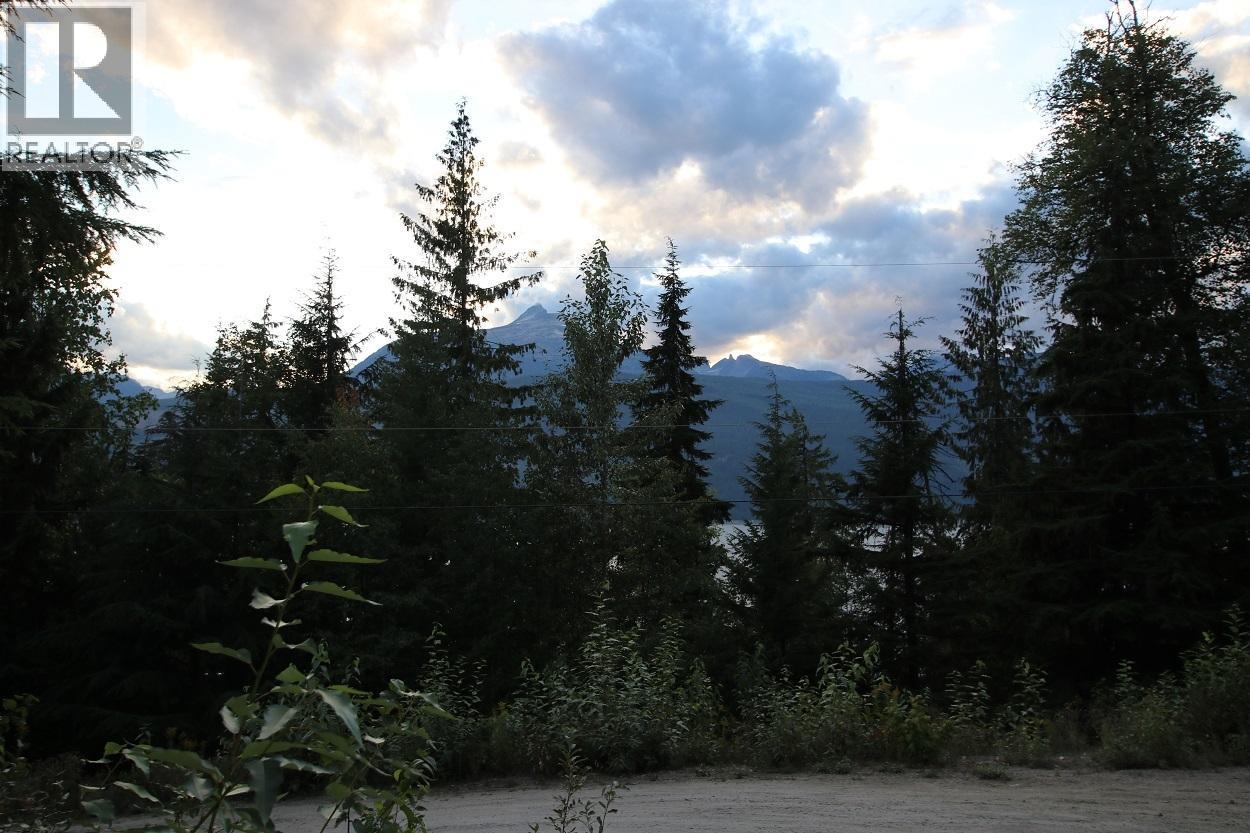 5621 Highway 23, Nakusp, British Columbia V0G 1R1 - Photo 17 - 2472858