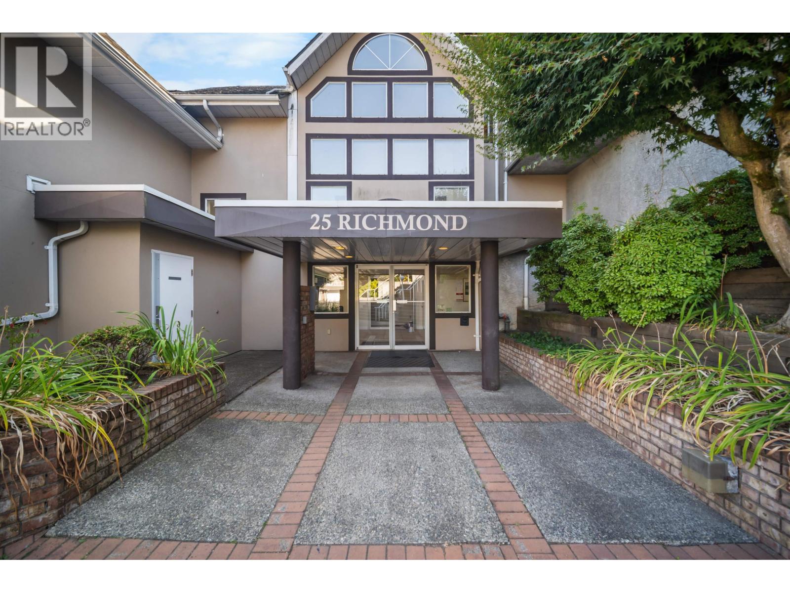 504 25 RICHMOND STREET, New Westminster, British Columbia