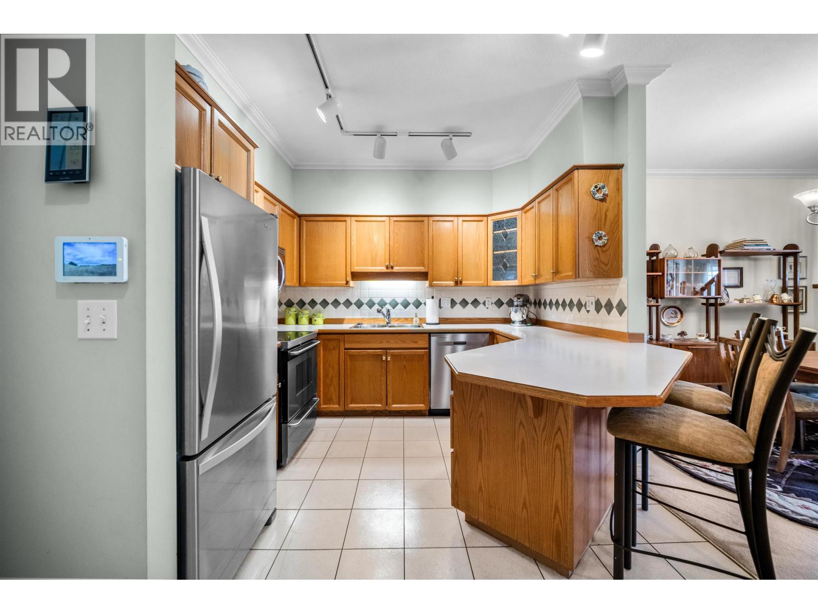 504 25 Richmond Street, New Westminster, British Columbia V3L 5P9 - Photo 3 - R3157554