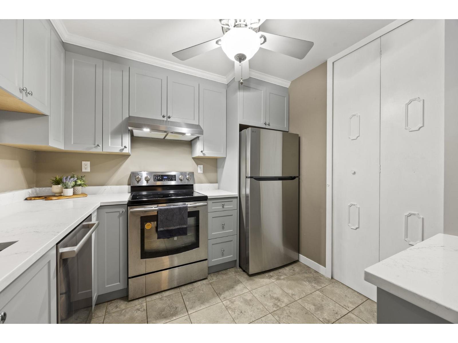 212 15313 19 Avenue, Surrey, British Columbia  V4A 1X6 - Photo 5 - R3157220