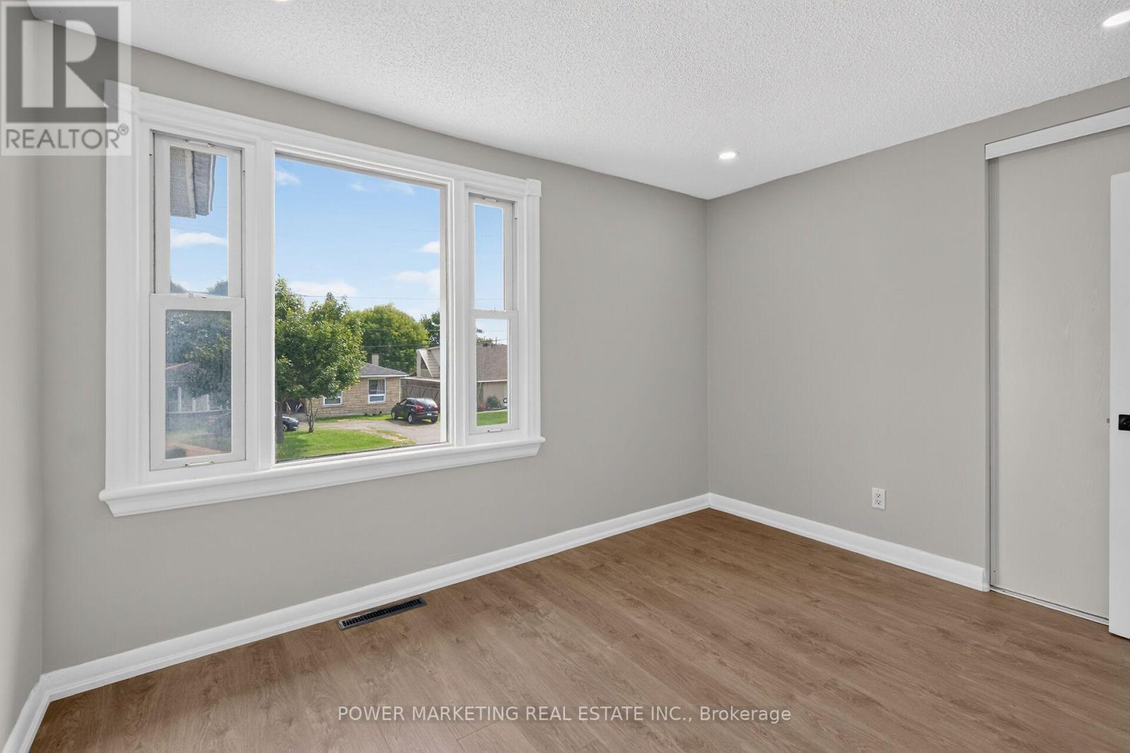 986 Laporte Street, Ottawa, Ontario  K1J 7B4 - Photo 16 - X13696996