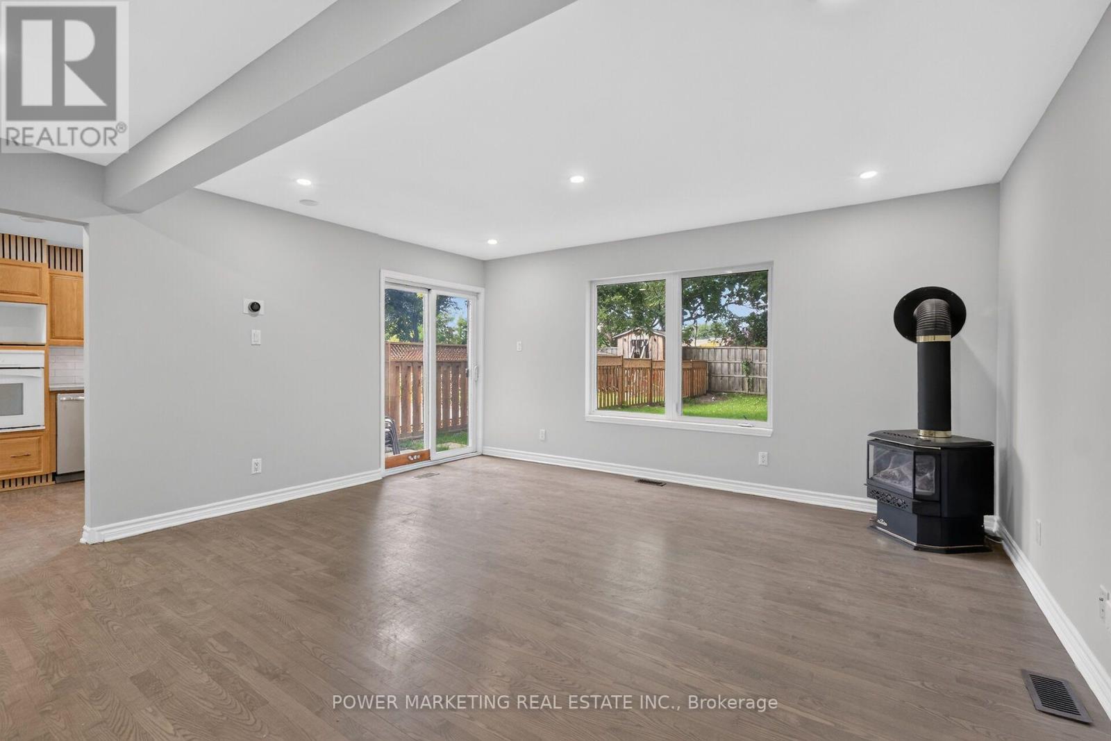 986 Laporte Street, Ottawa, Ontario  K1J 7B4 - Photo 6 - X13696996