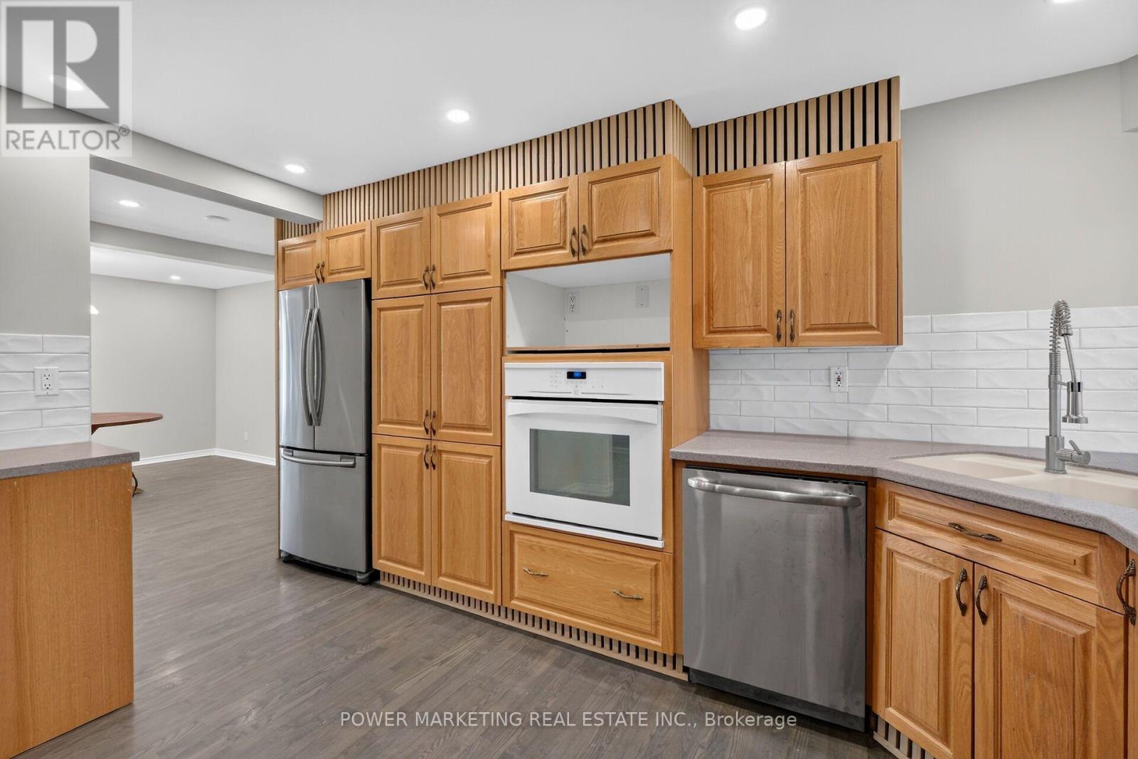986 Laporte Street, Ottawa, Ontario  K1J 7B4 - Photo 7 - X13696996