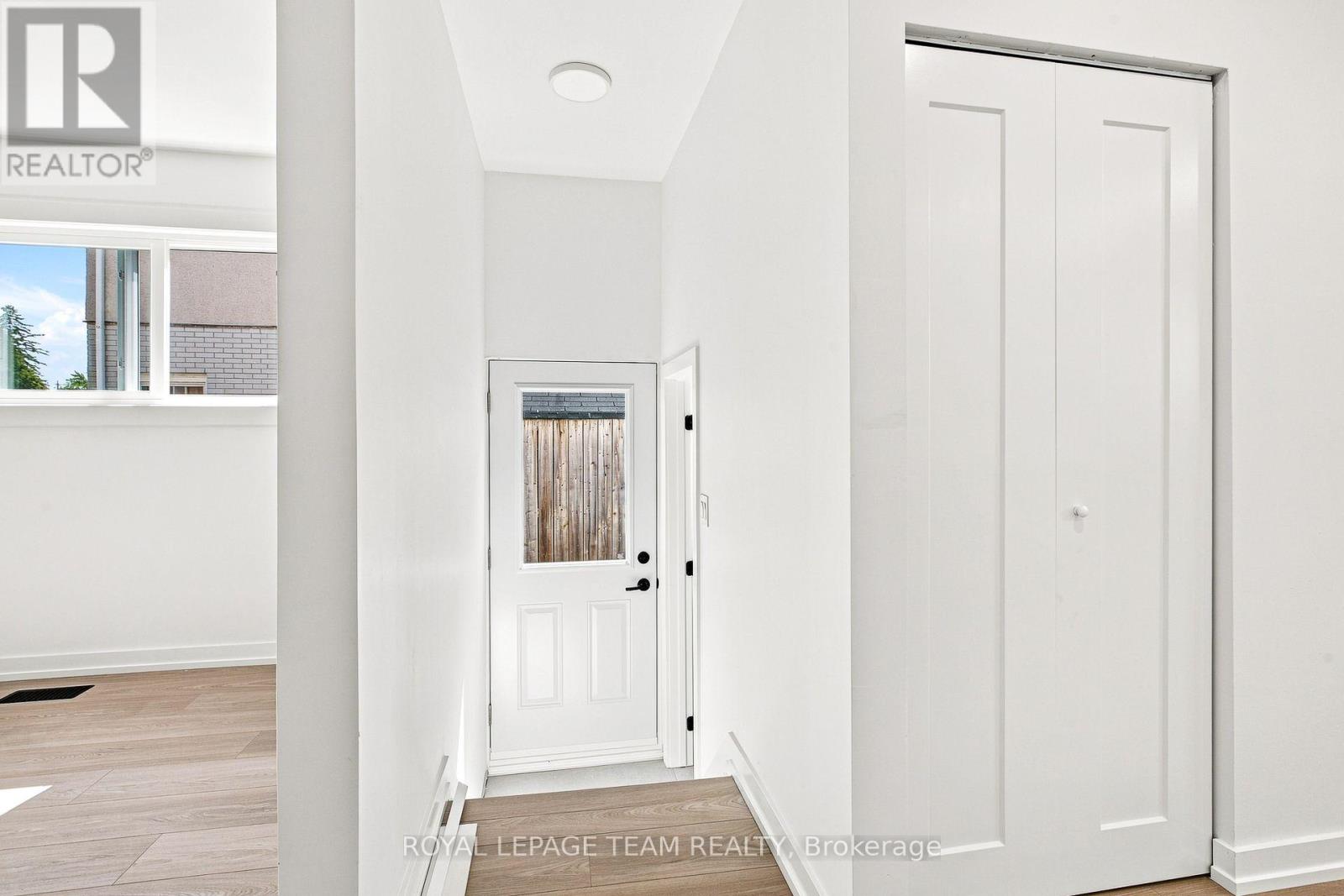 1001 Meadowlands Drive, Ottawa, Ontario  K2C 0K4 - Photo 10 - X13697064