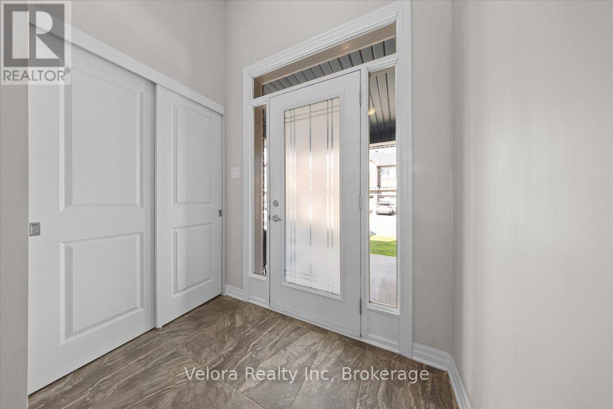 125 Overberg Way, Ottawa, Ontario  K2S 0V9 - Photo 3 - X13697138