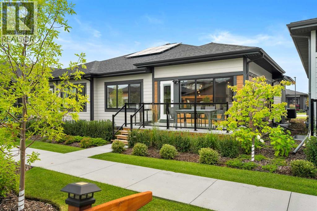 220 Marina Cove Se, Calgary, Alberta  T3M 3P4 - Photo 3 - A2337511