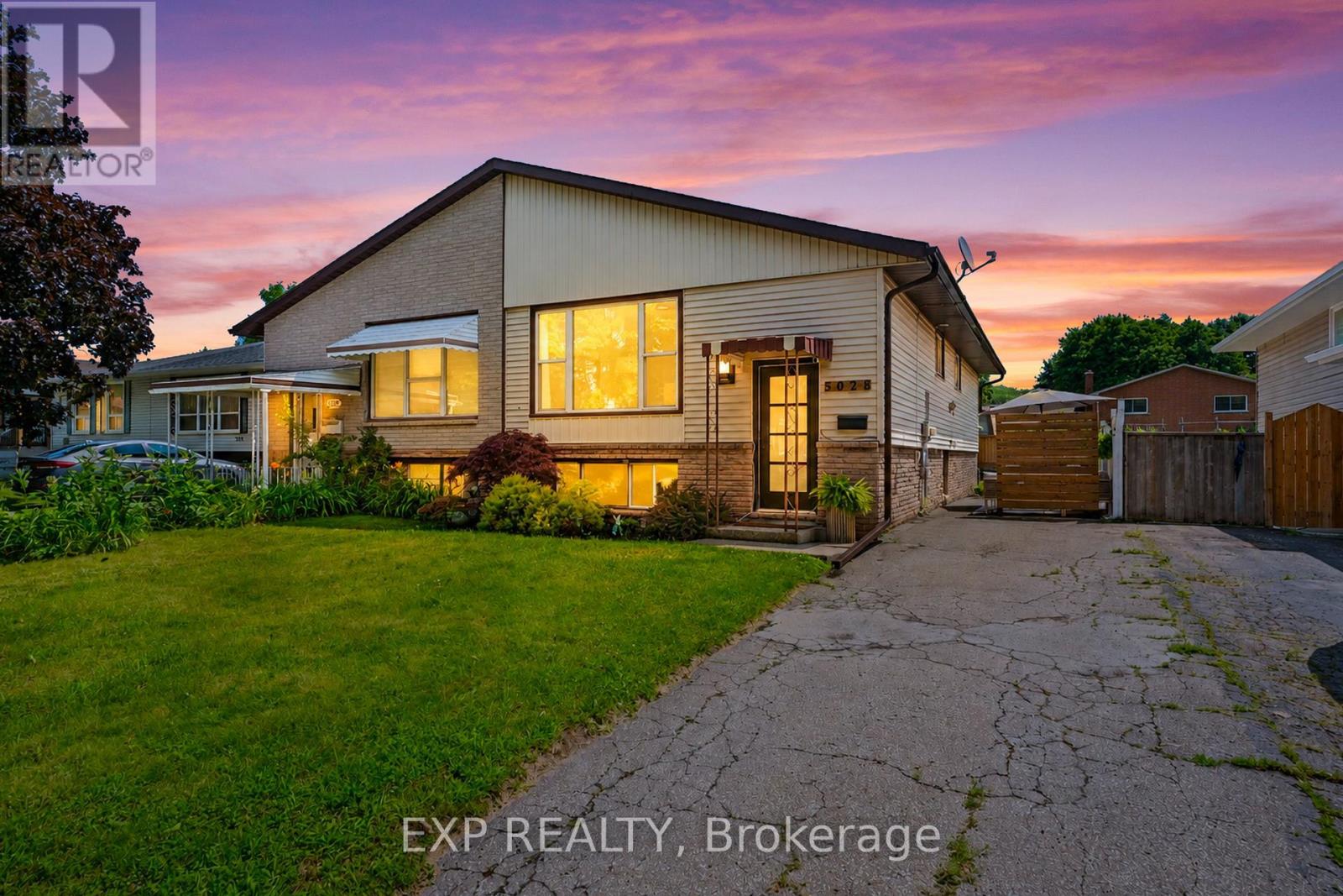 5028 Gage Court, Niagara Falls (Morrison), Ontario L2E 7B5 - Photo 2 - X13696988