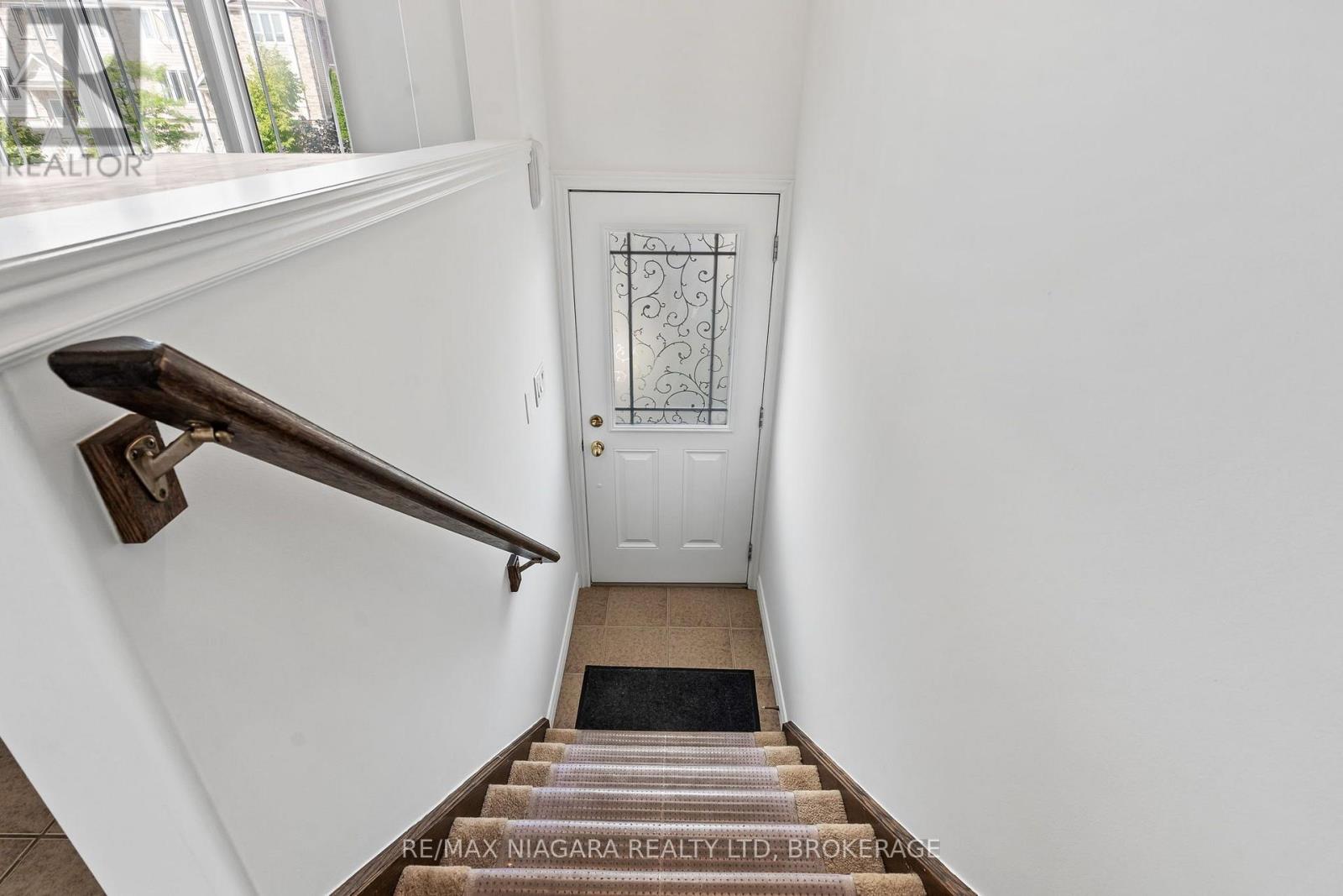 15 Hemlock Way, Grimsby (Grimsby West), Ontario  L3M 0A7 - Photo 4 - X13697010
