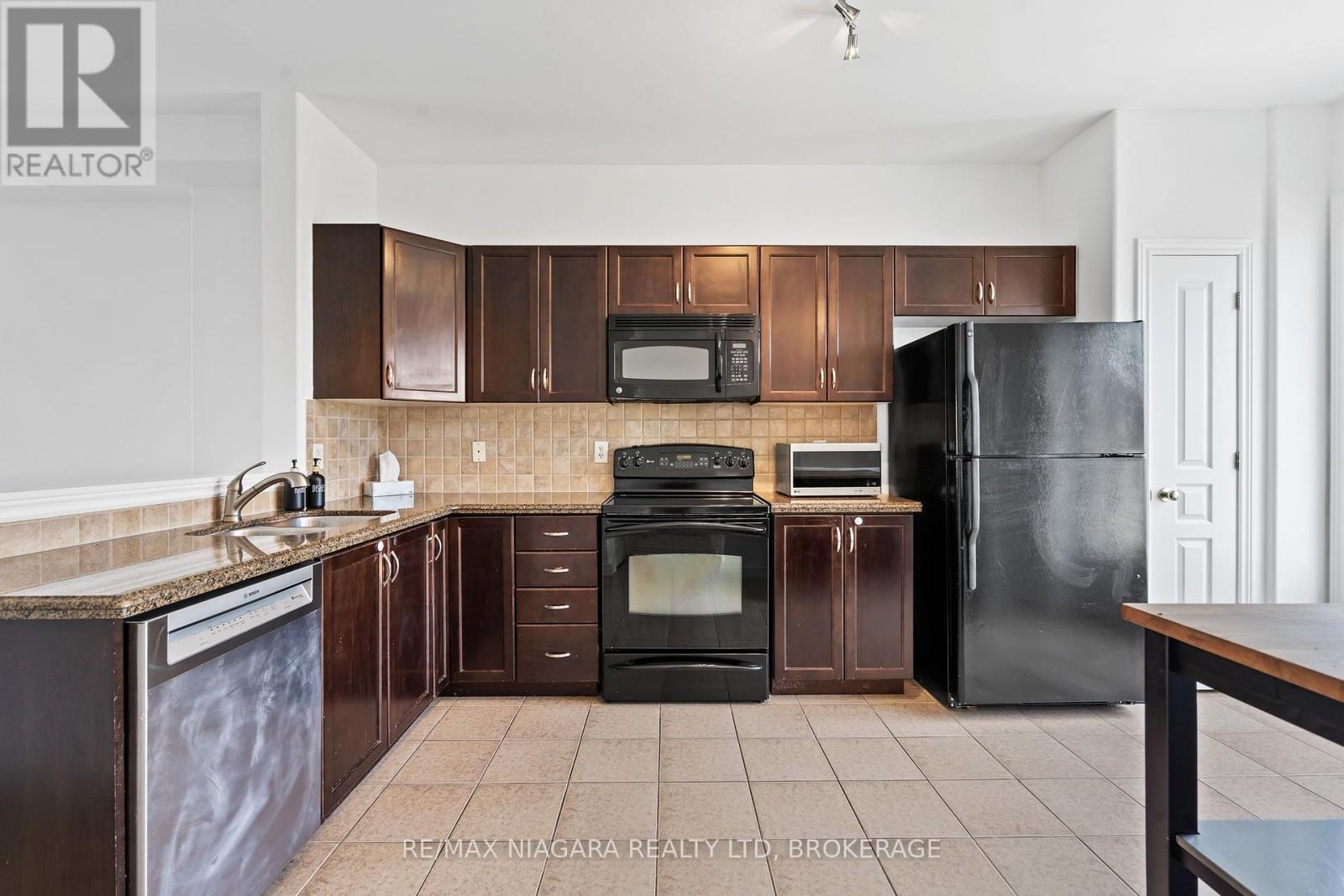 15 Hemlock Way, Grimsby (Grimsby West), Ontario  L3M 0A7 - Photo 5 - X13697010