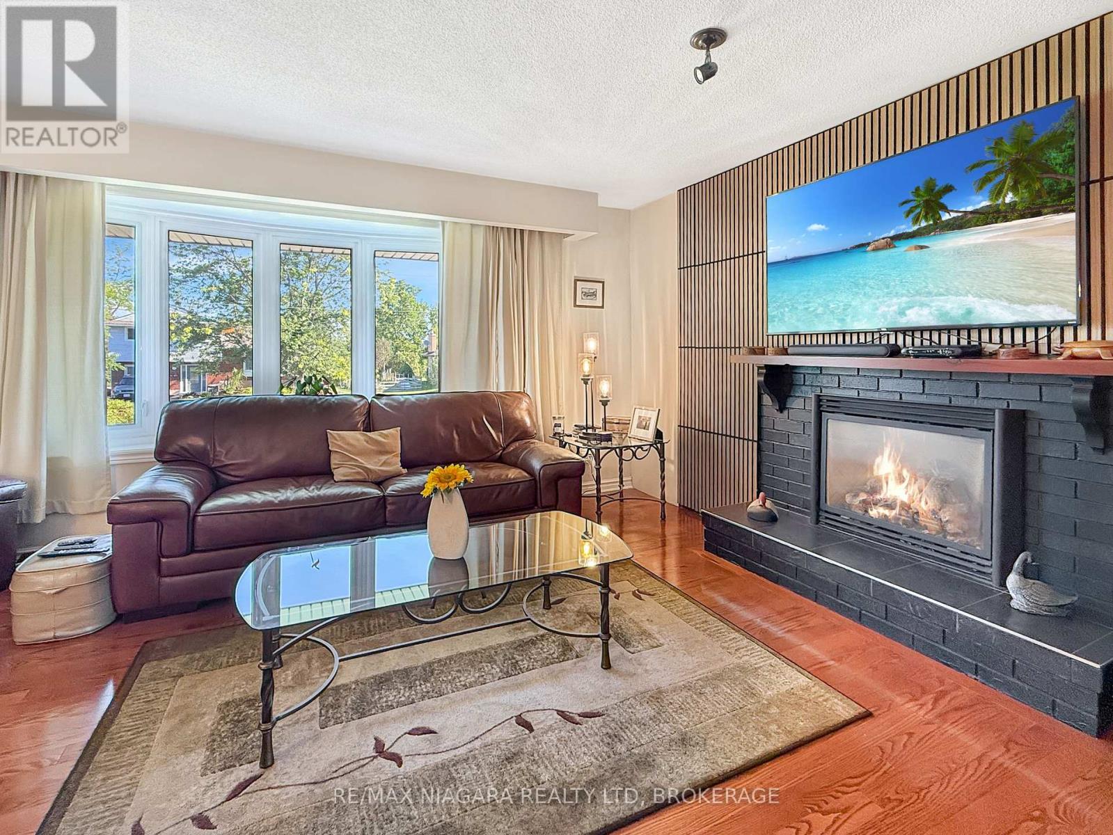 27 Lindbergh Drive, Fort Erie (Central), Ontario L2A 2Z5 - Photo 6 - X13697050