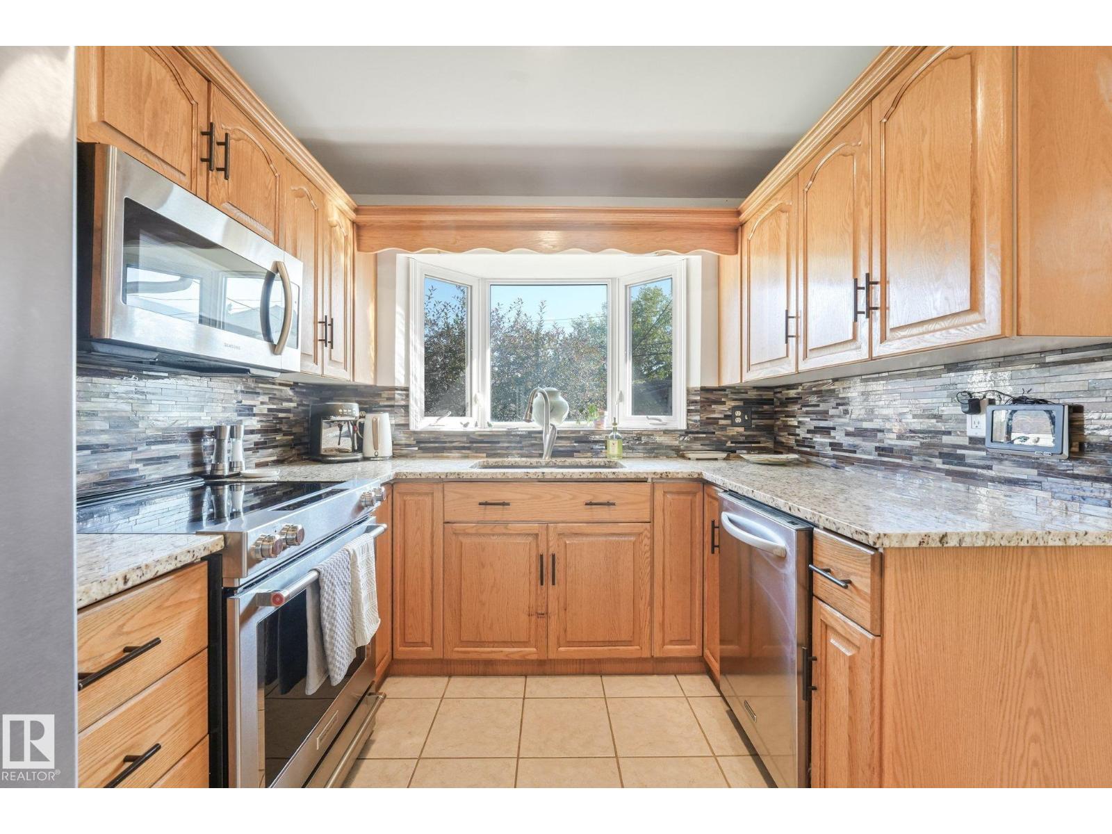 16613 90 Av NW, Edmonton, Alberta  T5R 4W9 - Photo 9 - E4504718