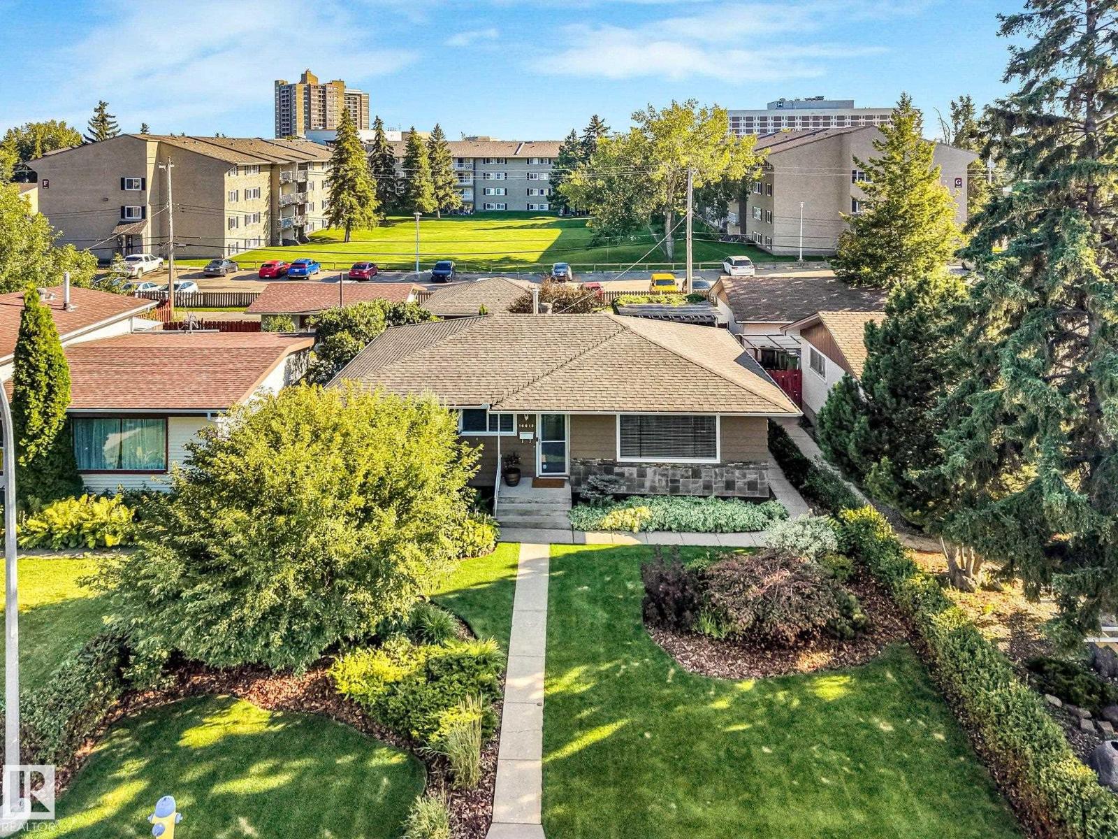16613 90 Av NW, Edmonton, Alberta  T5R 4W9 - Photo 37 - E4504718