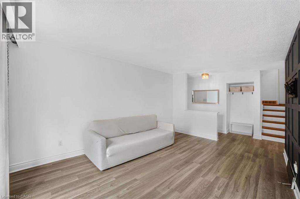 27 Gretna Court, Hamilton, Ontario  L9C 4V1 - Photo 8 - 40856089