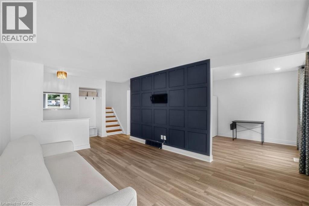 27 Gretna Court, Hamilton, Ontario  L9C 4V1 - Photo 6 - 40856089