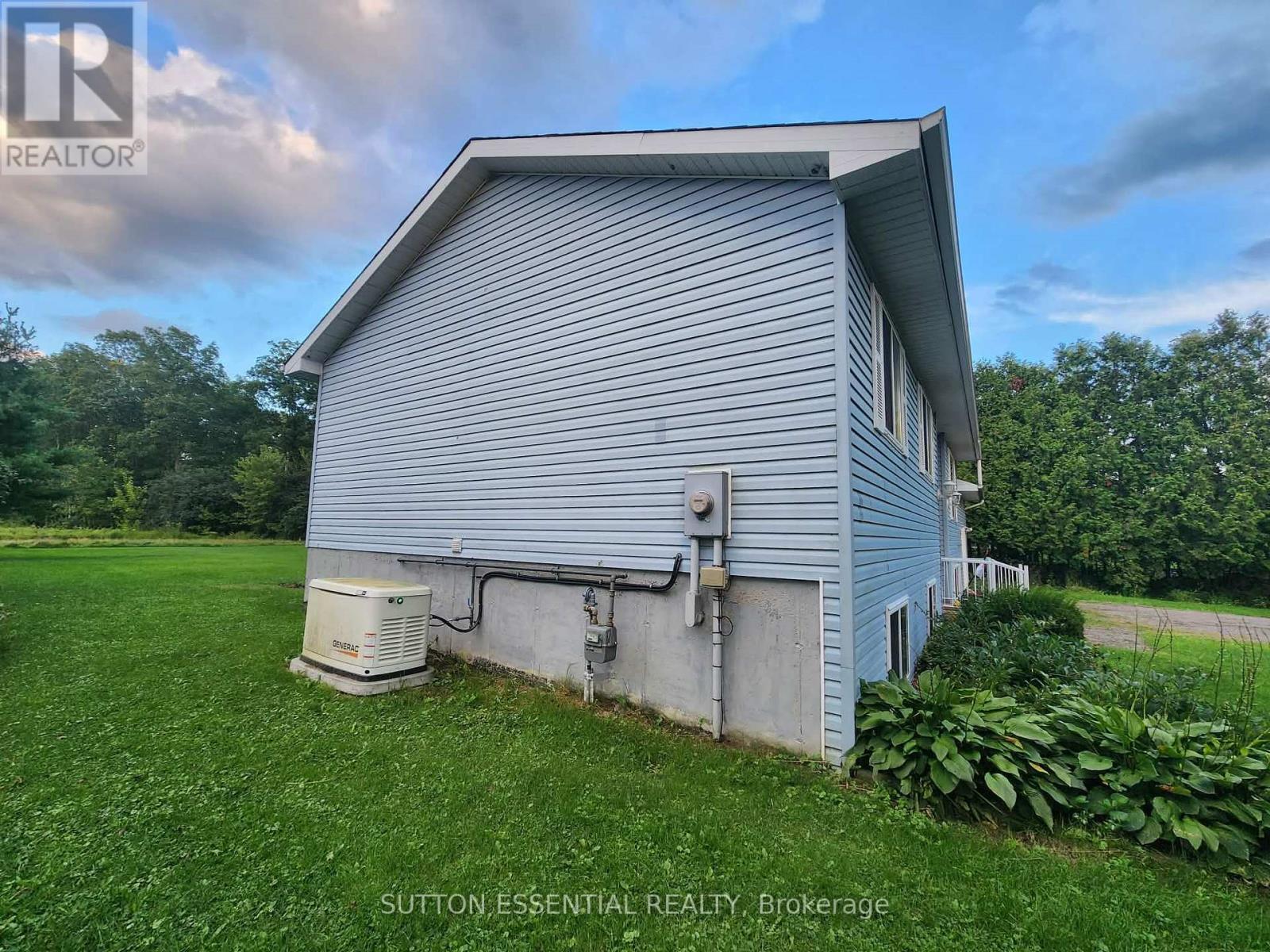 1223 Hallecks Road S, Elizabethtown-Kitley, Ontario K6V 5T3 - Photo 2 - X13697090