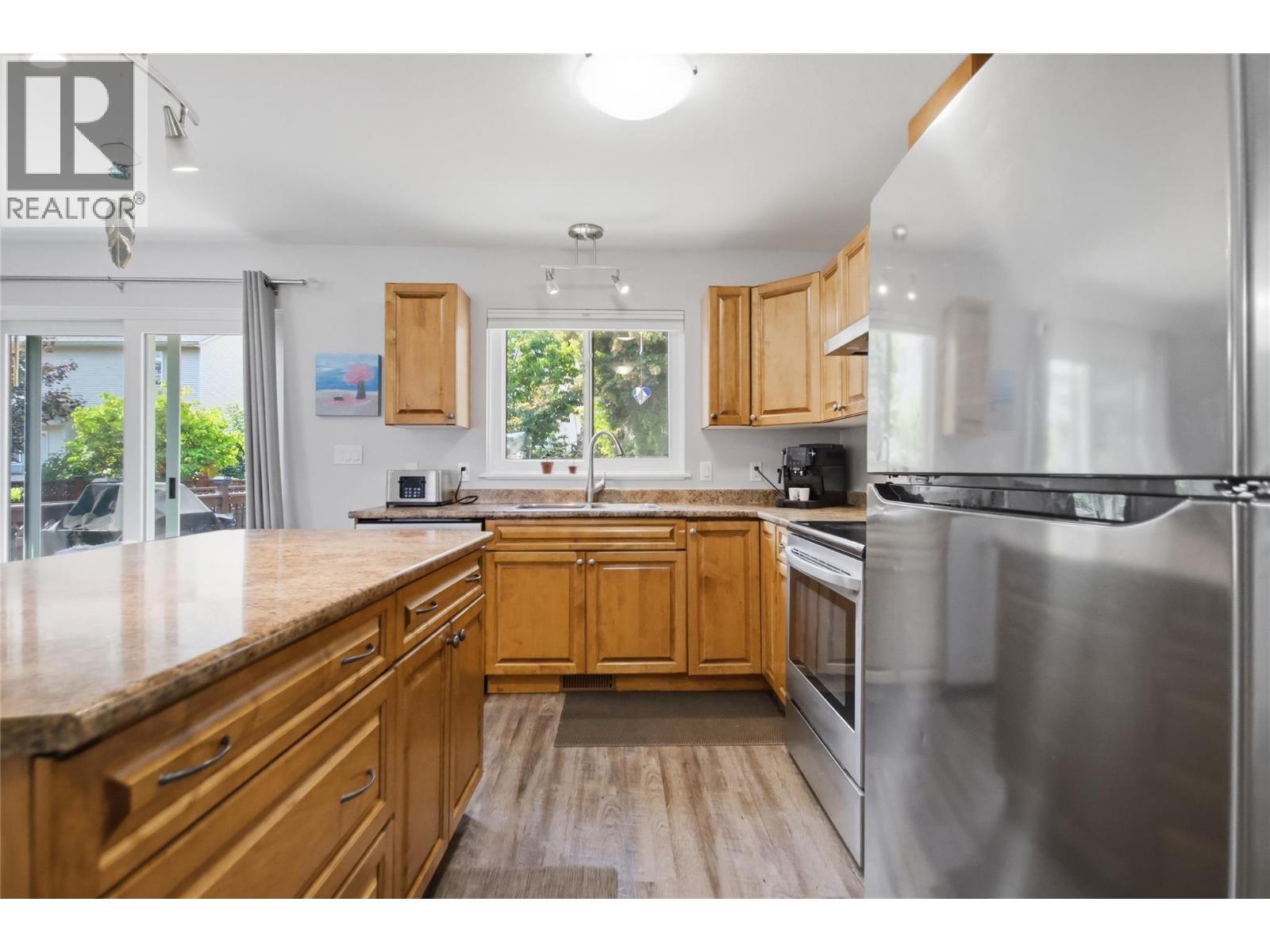 1907 Snowberry Crescent, Kamloops, British Columbia  V1S 1Z8 - Photo 12 - 10398073