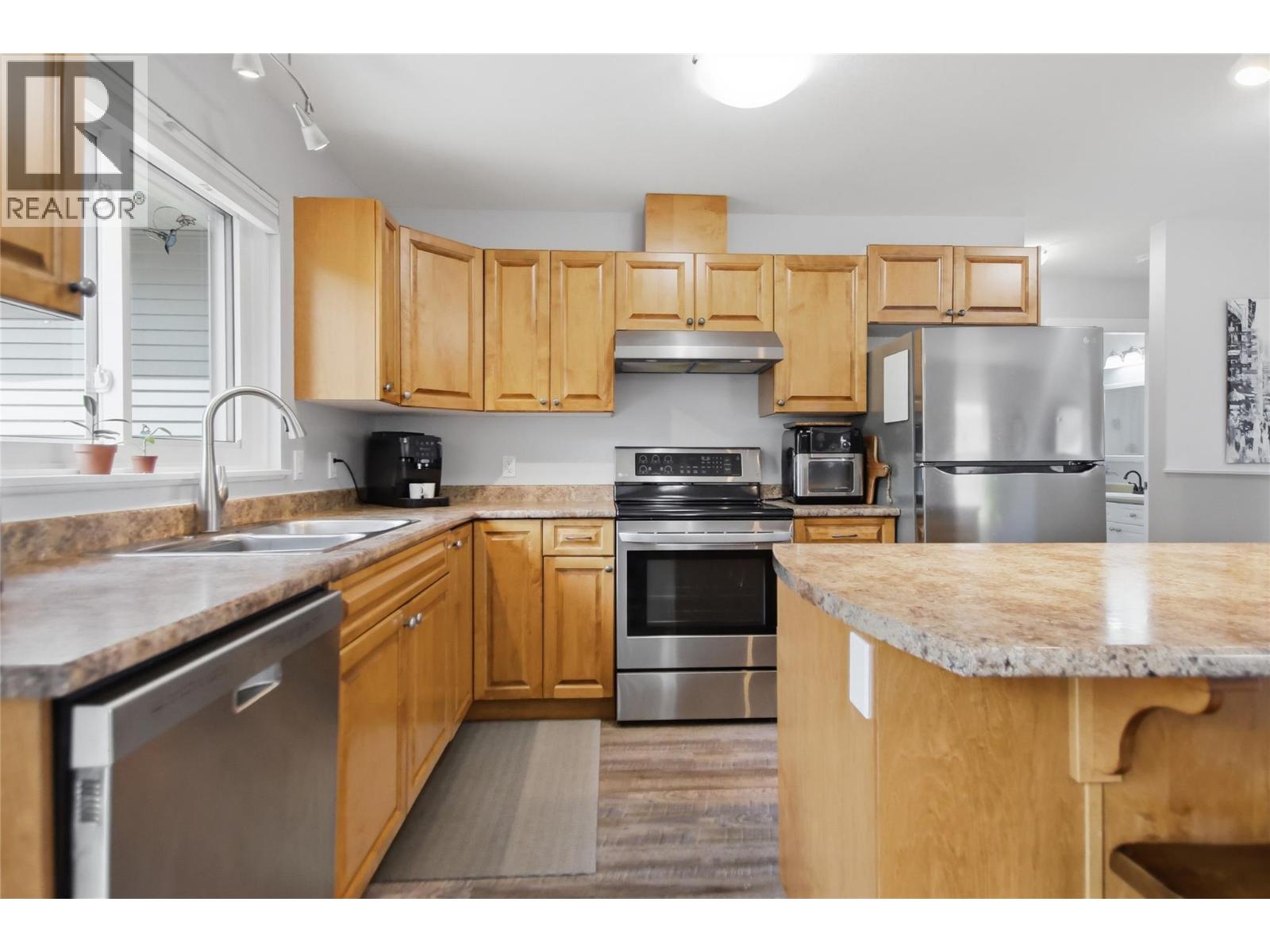 1907 Snowberry Crescent, Kamloops, British Columbia  V1S 1Z8 - Photo 8 - 10398073