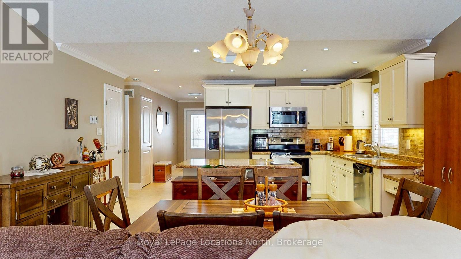 54 New York Avenue, Wasaga Beach, Ontario  L9Z 3A8 - Photo 18 - S13696942