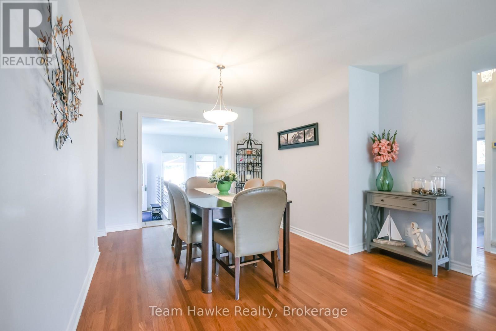 25 Lucy Street, Penetanguishene, Ontario  L9M 1K7 - Photo 17 - S13697012