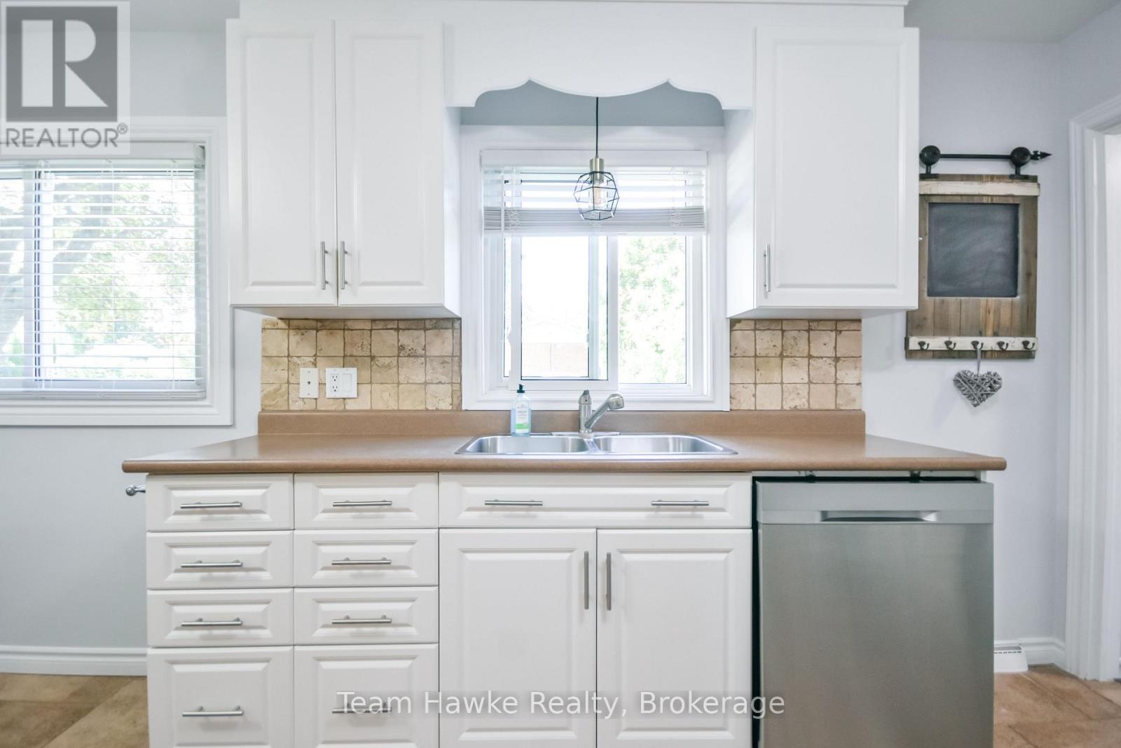 25 Lucy Street, Penetanguishene, Ontario  L9M 1K7 - Photo 23 - S13697012