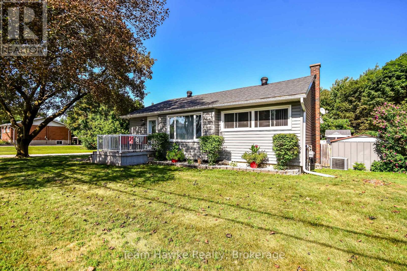 25 Lucy Street, Penetanguishene, Ontario  L9M 1K7 - Photo 5 - S13697012