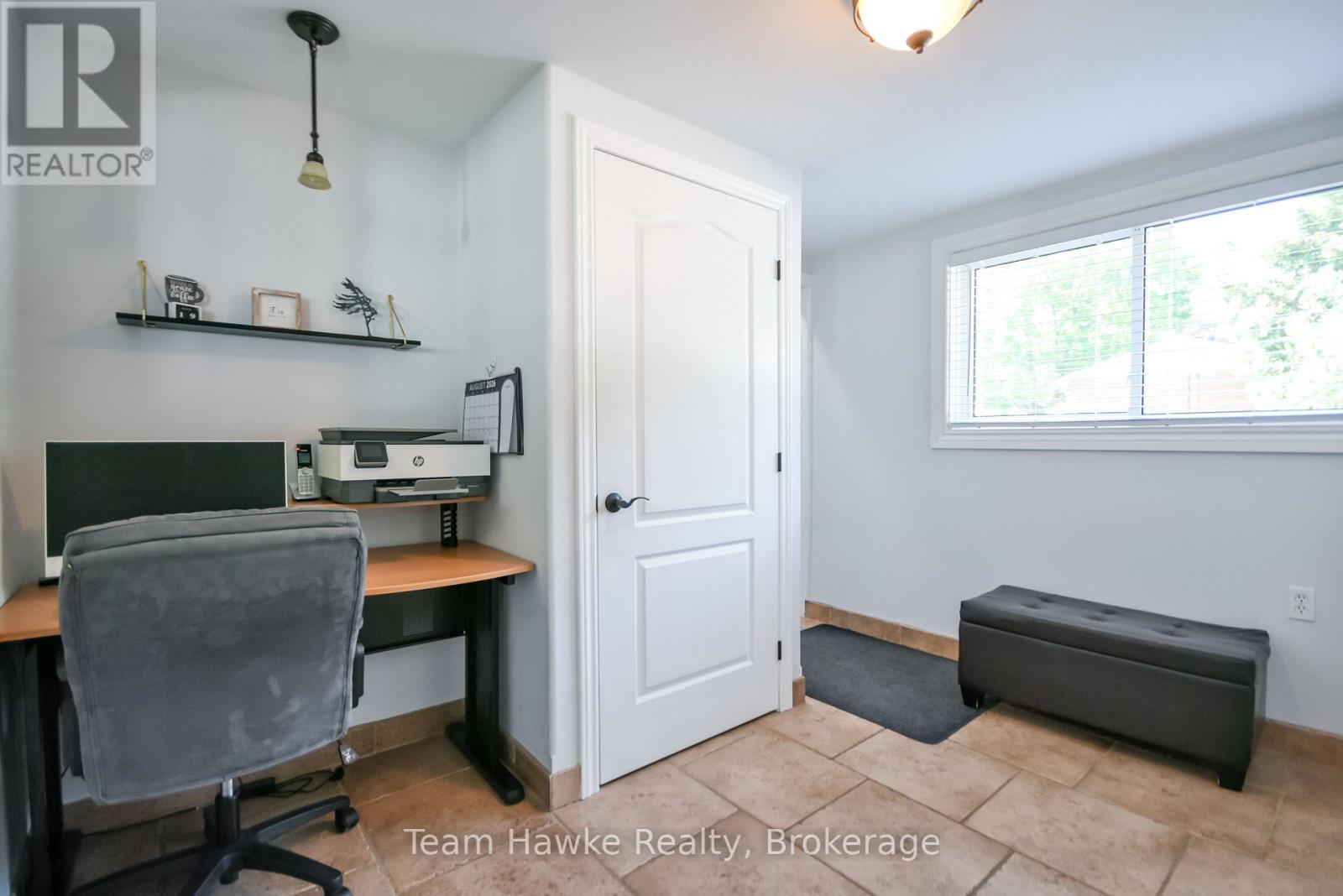 25 Lucy Street, Penetanguishene, Ontario  L9M 1K7 - Photo 9 - S13697012