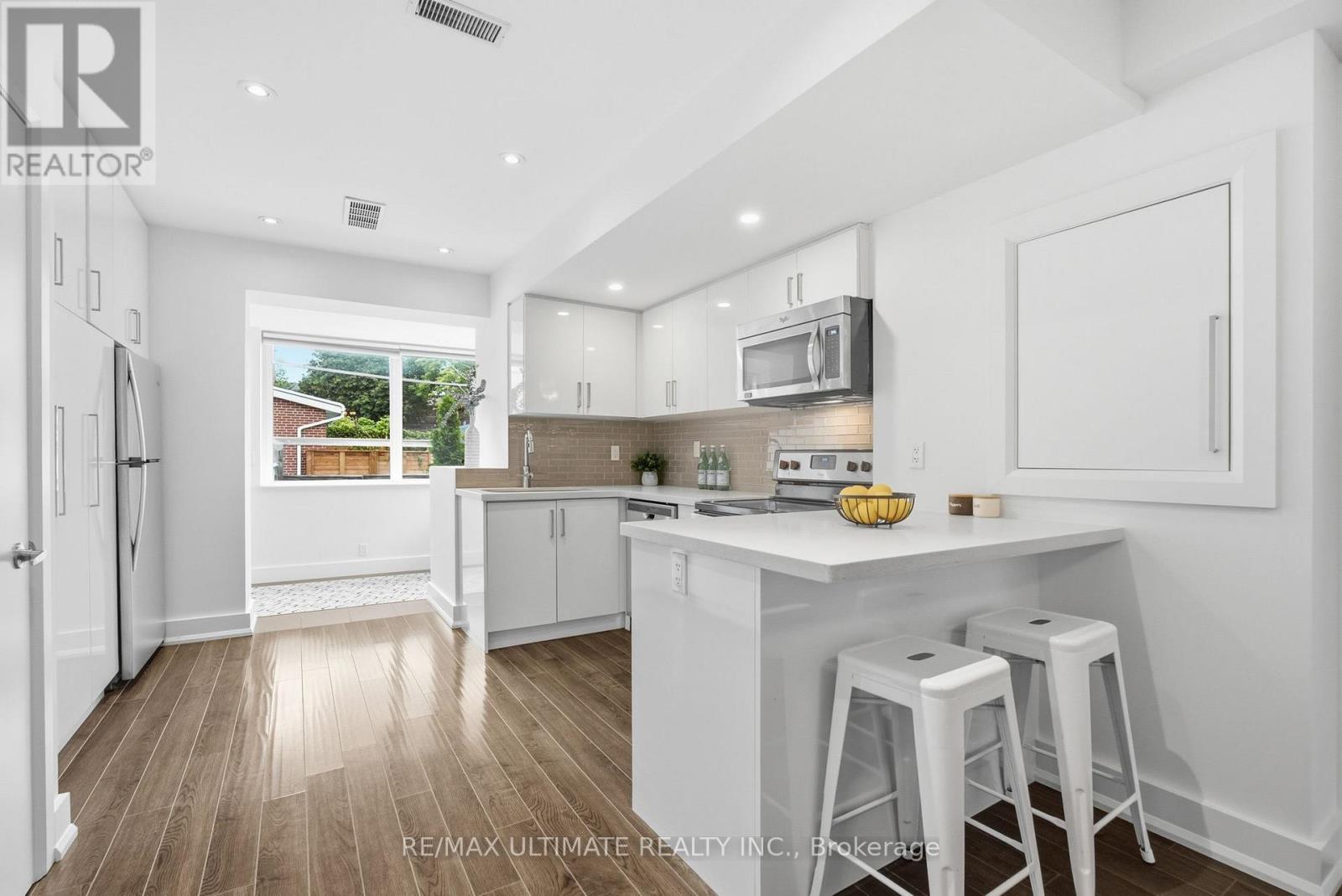 305 Winona Drive, Toronto, Ontario  M6C 3S8 - Photo 10 - C13696966