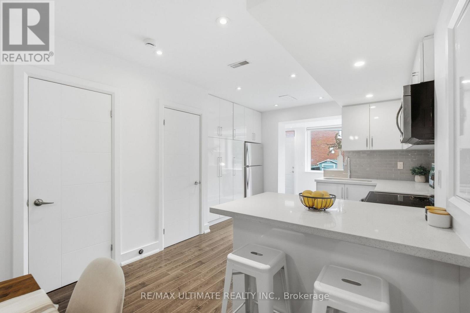 305 Winona Drive, Toronto, Ontario  M6C 3S8 - Photo 13 - C13696966