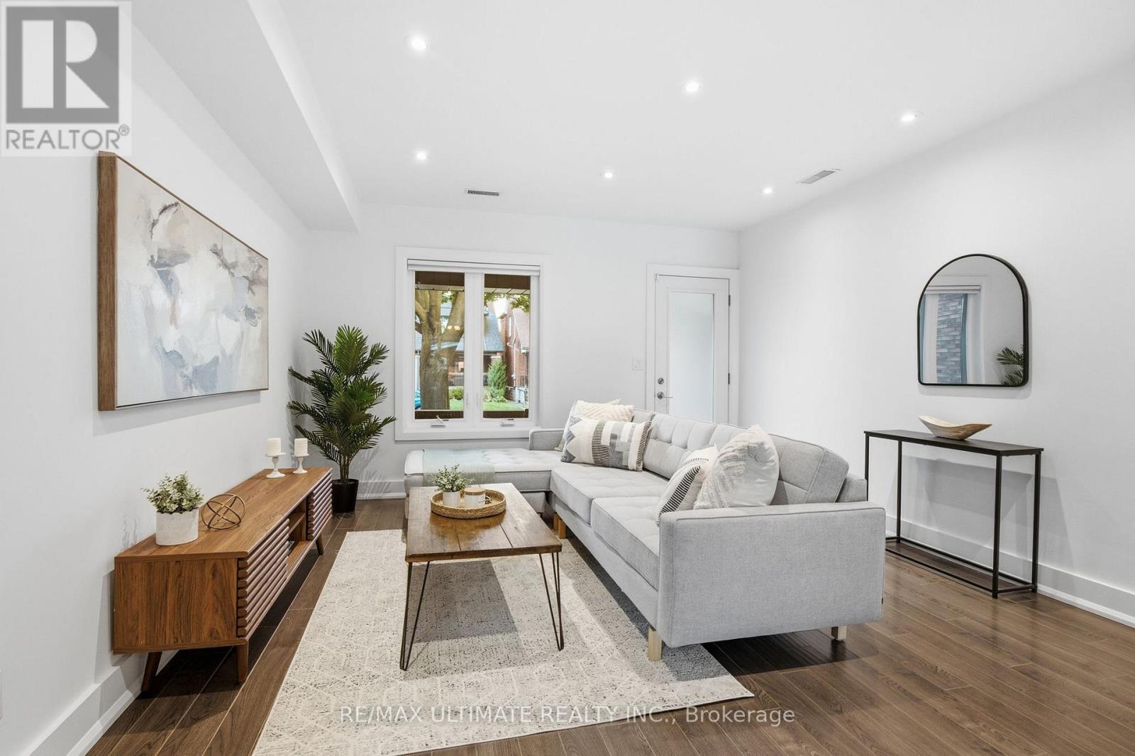 305 Winona Drive, Toronto, Ontario  M6C 3S8 - Photo 4 - C13696966