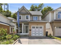 82 PIPERBROOK CRESCENT, Toronto, Ontario