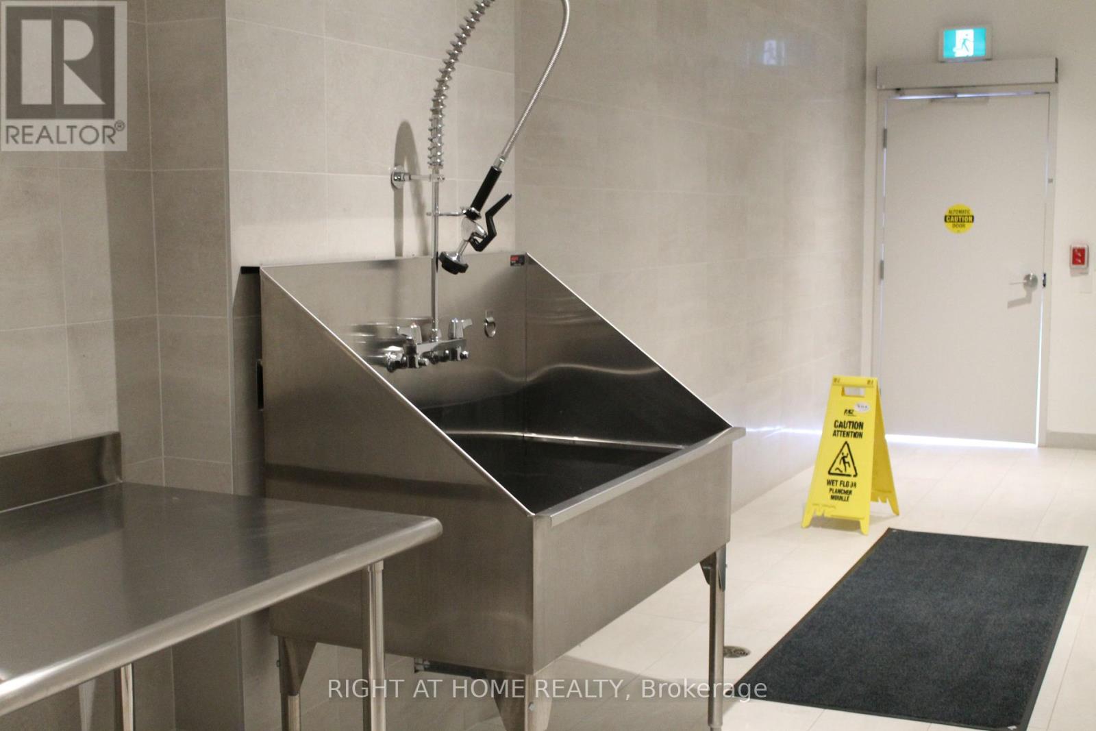 211 - 201 Brock Street S, Whitby, Ontario  L1N 0P8 - Photo 21 - E13696932