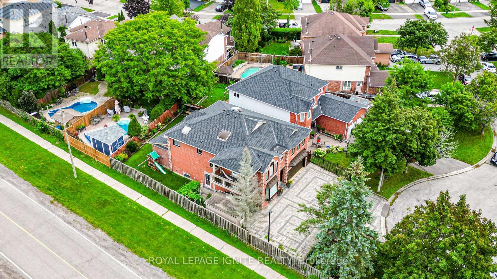 1592 Harrowsmith Court N, Pickering, Ontario  L1X 2L9 - Photo 10 - E13697088