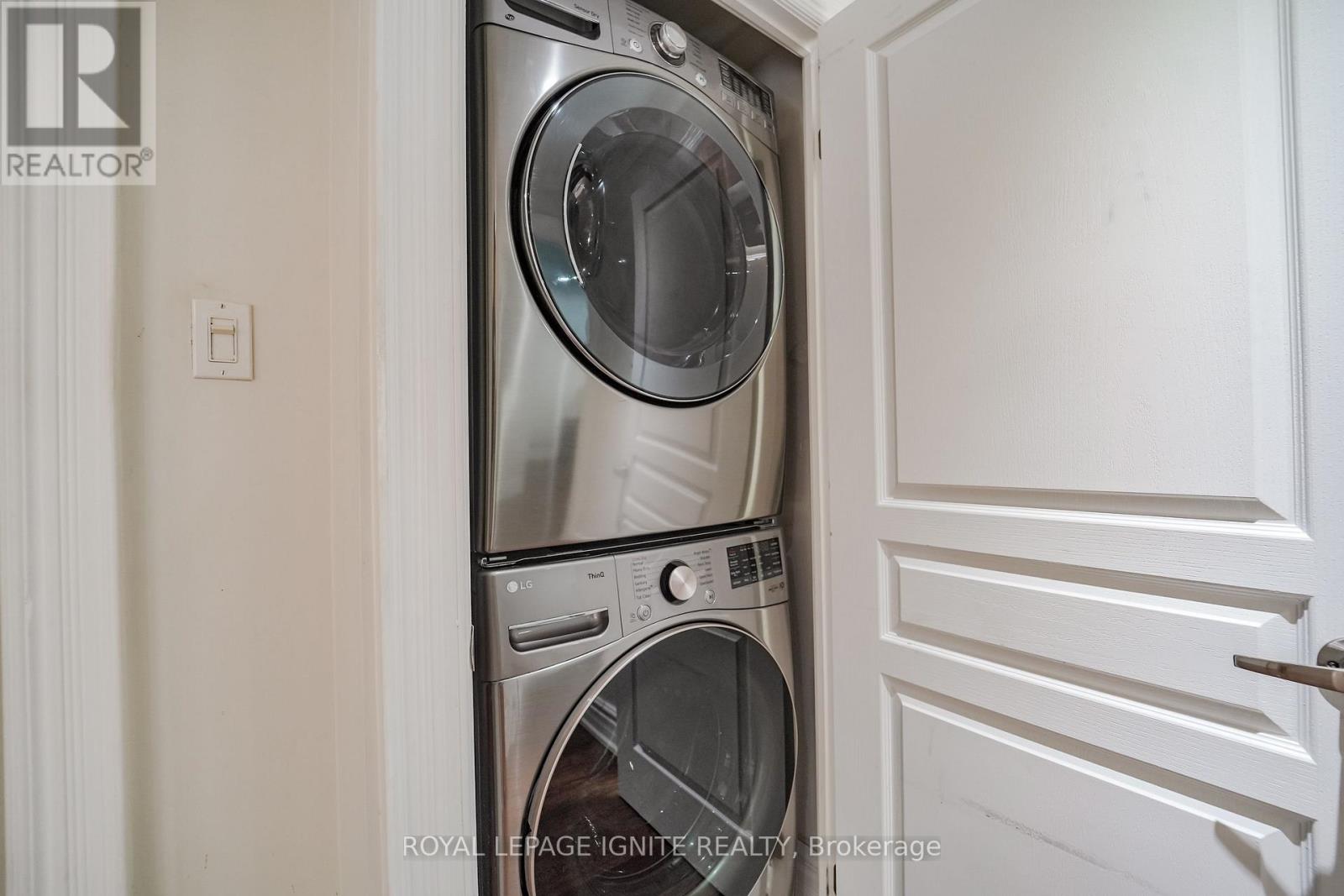 1592 Harrowsmith Court N, Pickering, Ontario  L1X 2L9 - Photo 45 - E13697088