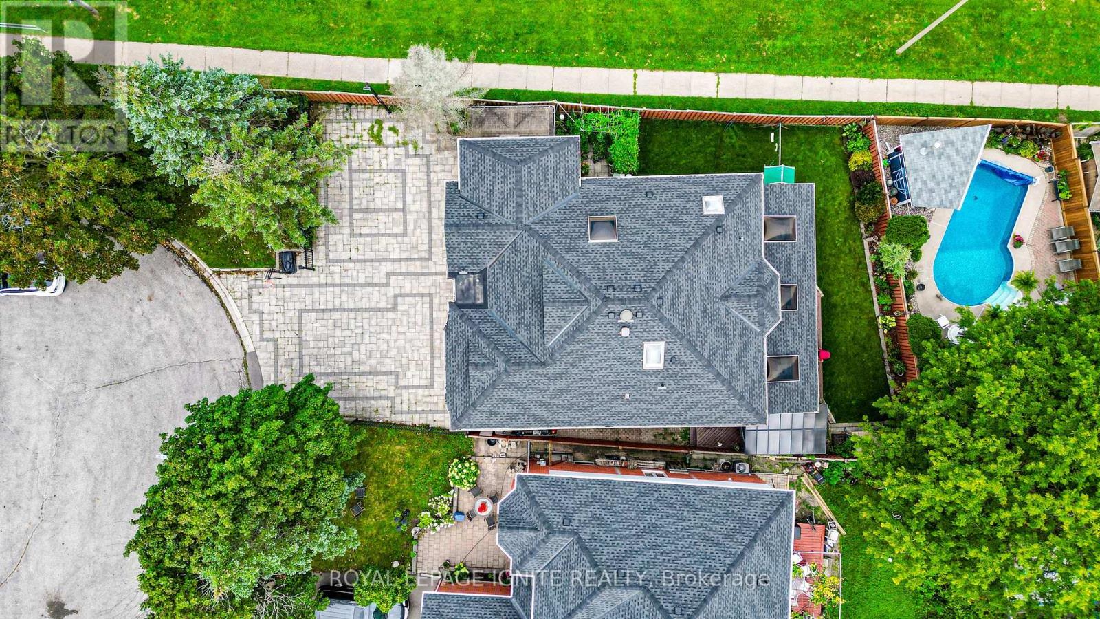 1592 Harrowsmith Court N, Pickering, Ontario  L1X 2L9 - Photo 7 - E13697088