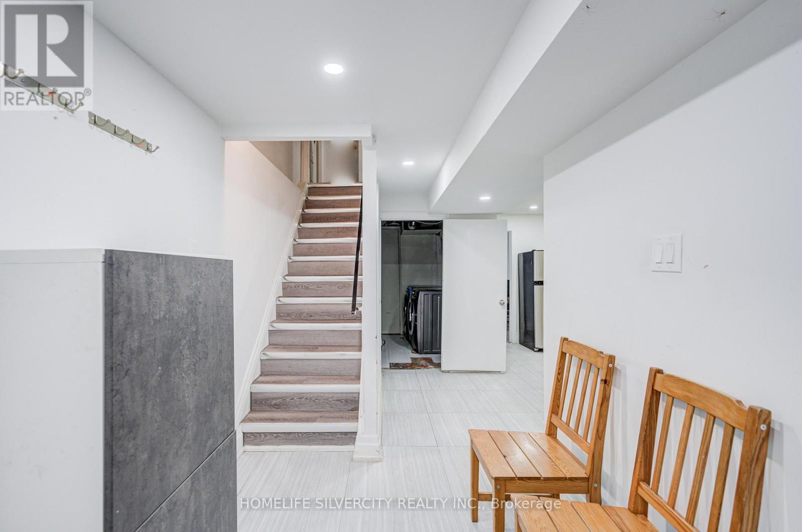 160 Purvis Crescent, Toronto, Ontario  M1B 1H9 - Photo 17 - E13697134
