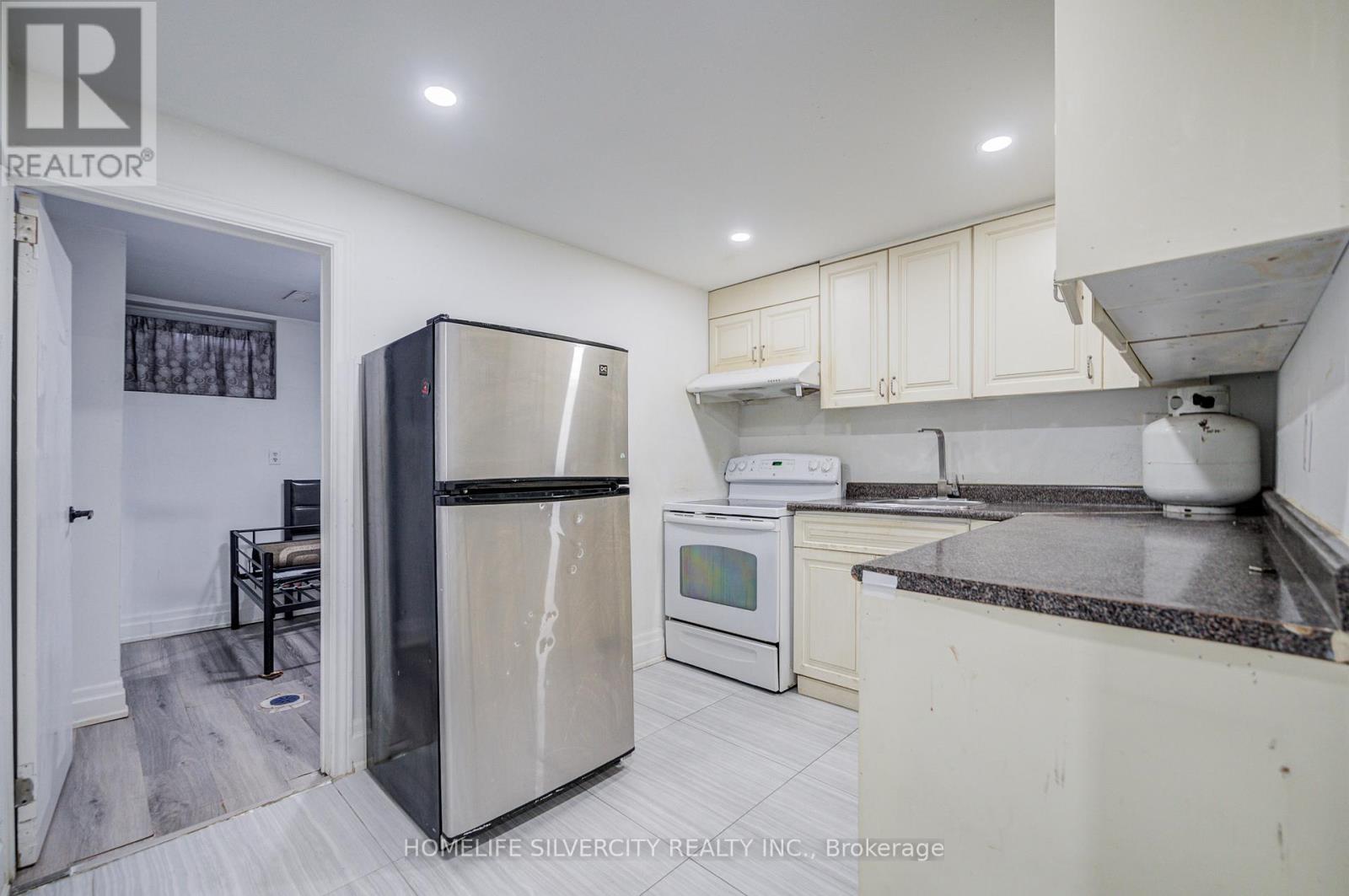 160 Purvis Crescent, Toronto, Ontario  M1B 1H9 - Photo 20 - E13697134