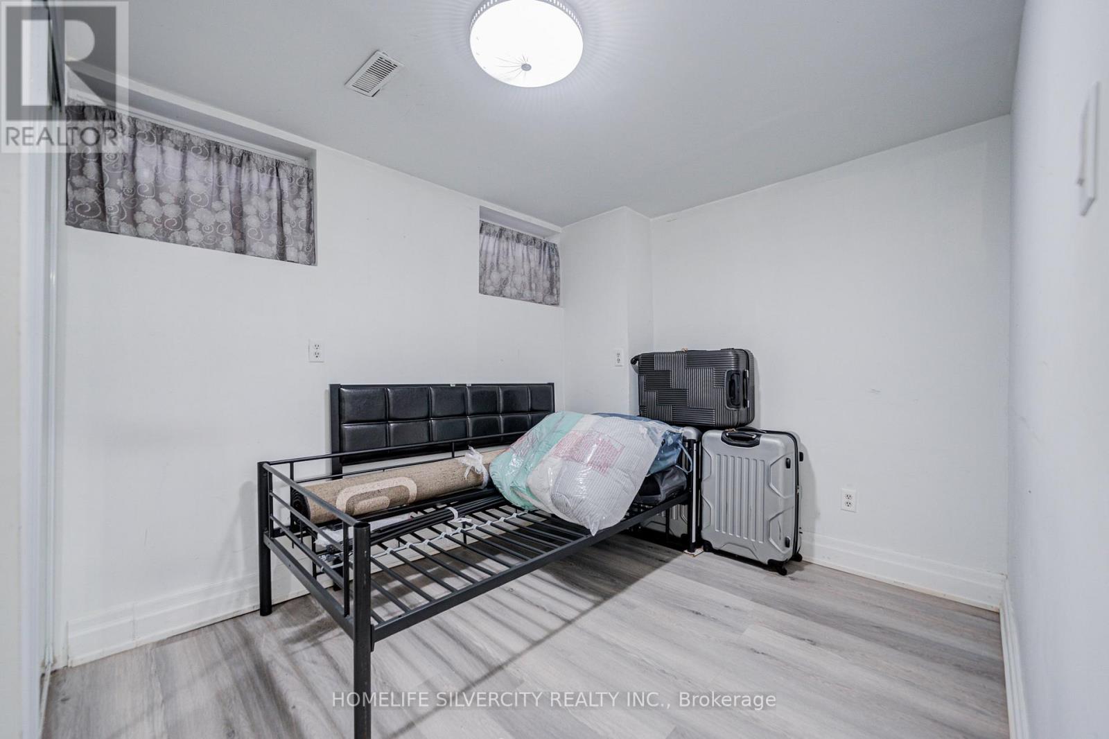 160 Purvis Crescent, Toronto, Ontario  M1B 1H9 - Photo 21 - E13697134