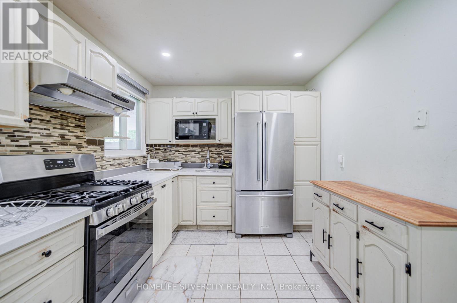 160 Purvis Crescent, Toronto, Ontario  M1B 1H9 - Photo 6 - E13697134