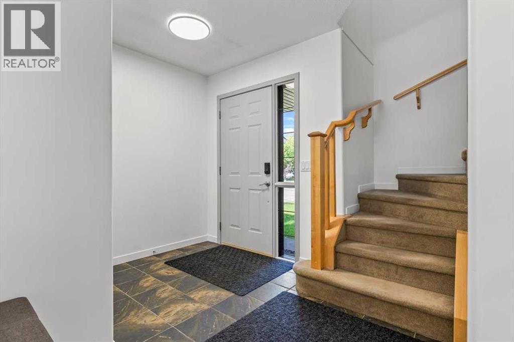 57 Everwillow Boulevard SW, Calgary, Alberta  T2Y 4G4 - Photo 3 - A2332921