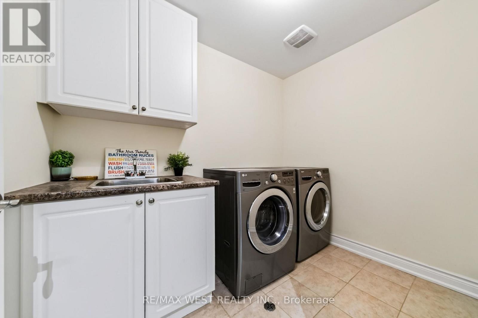 12 Oldham Street, Vaughan, Ontario  L4H 3N9 - Photo 7 - N13696948